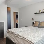 And Cozy - Parking Included! Apartman *