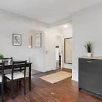 Apartman And Cozy - Parking Included! *