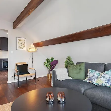 And Cozy - Parking Included! ستافانجر